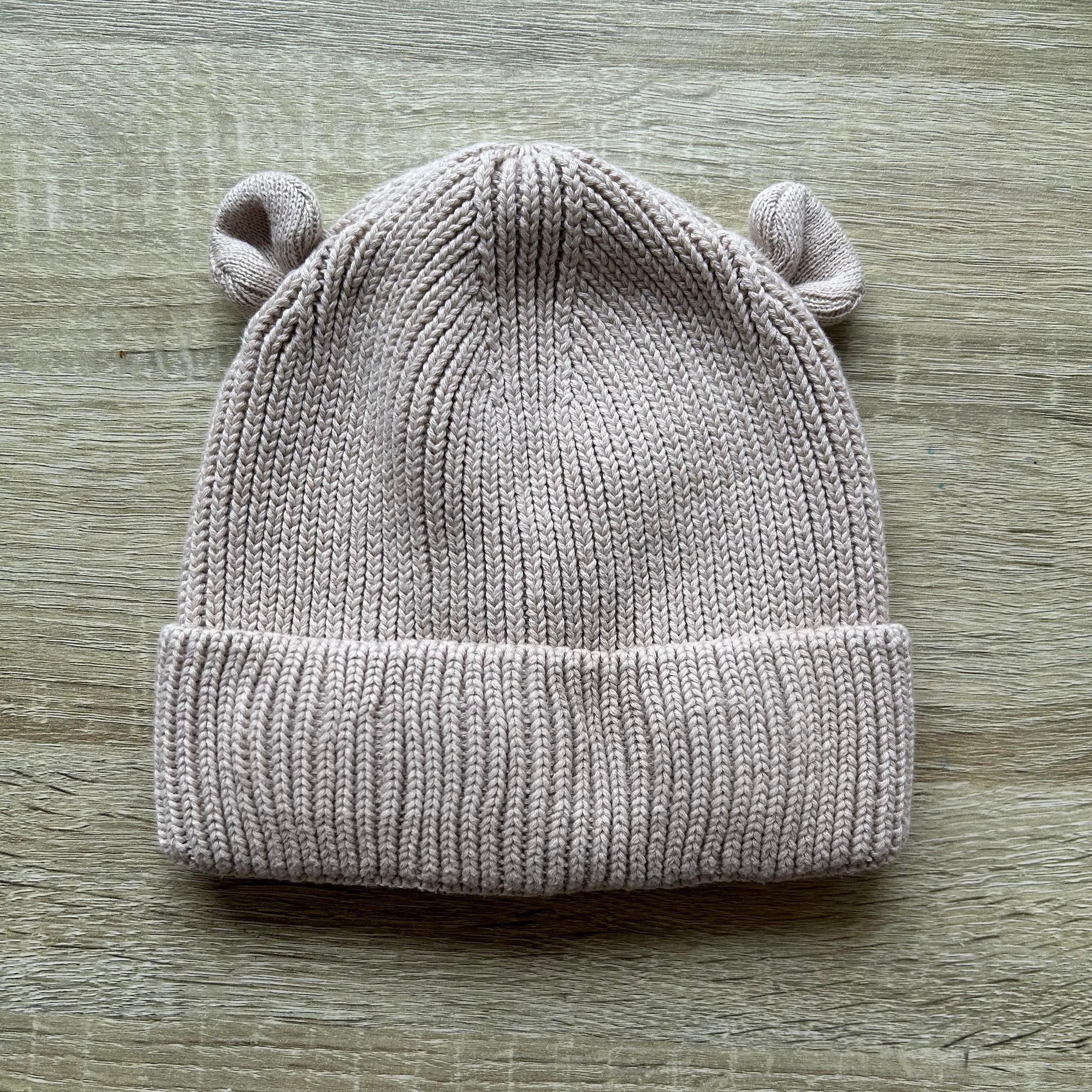 Baby Haube Bärenohren in Beige / Sand mit Namensstickerei